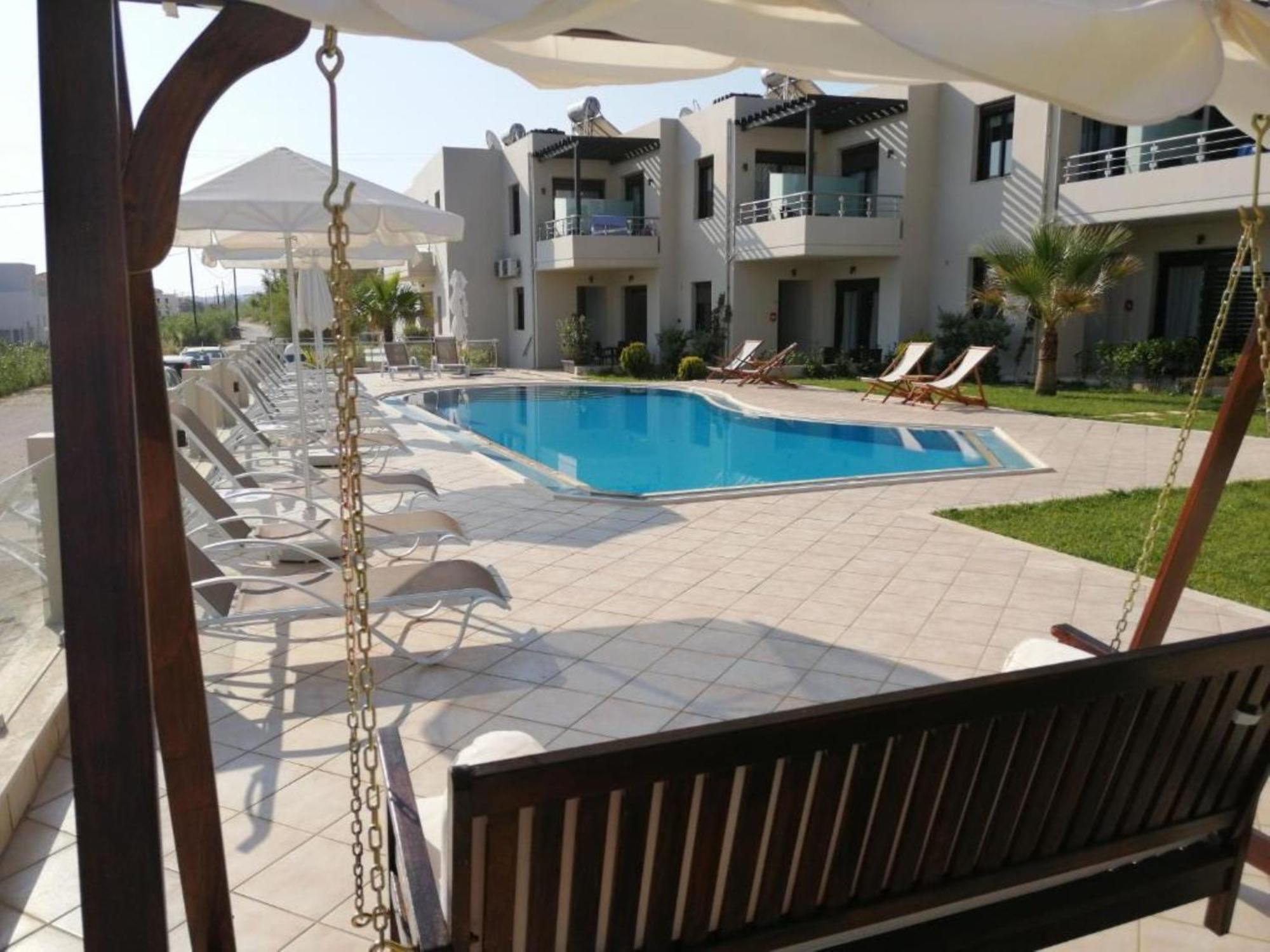 Carisa Suites And Apartments Maleme Екстериор снимка