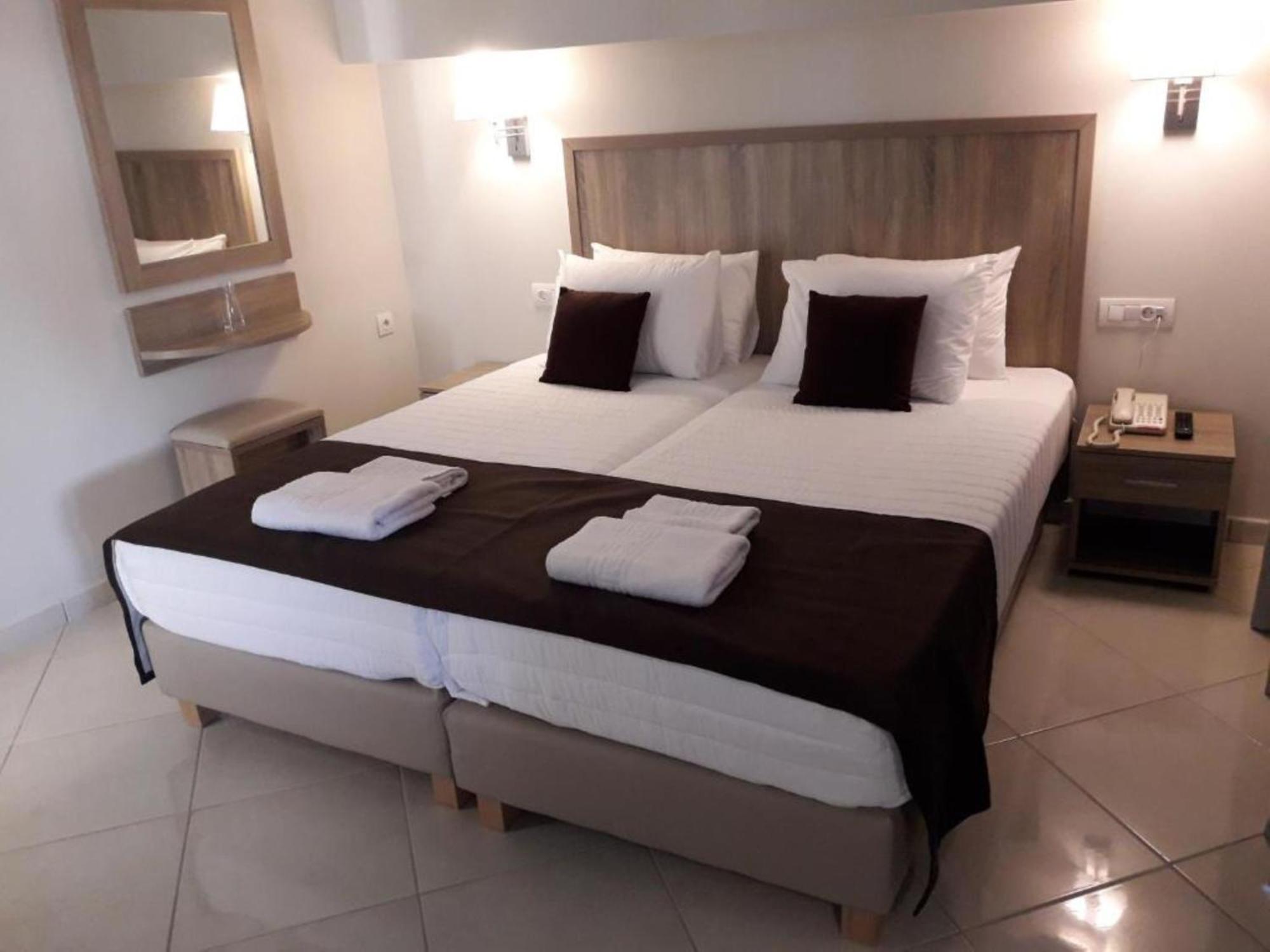 Carisa Suites And Apartments Maleme Екстериор снимка