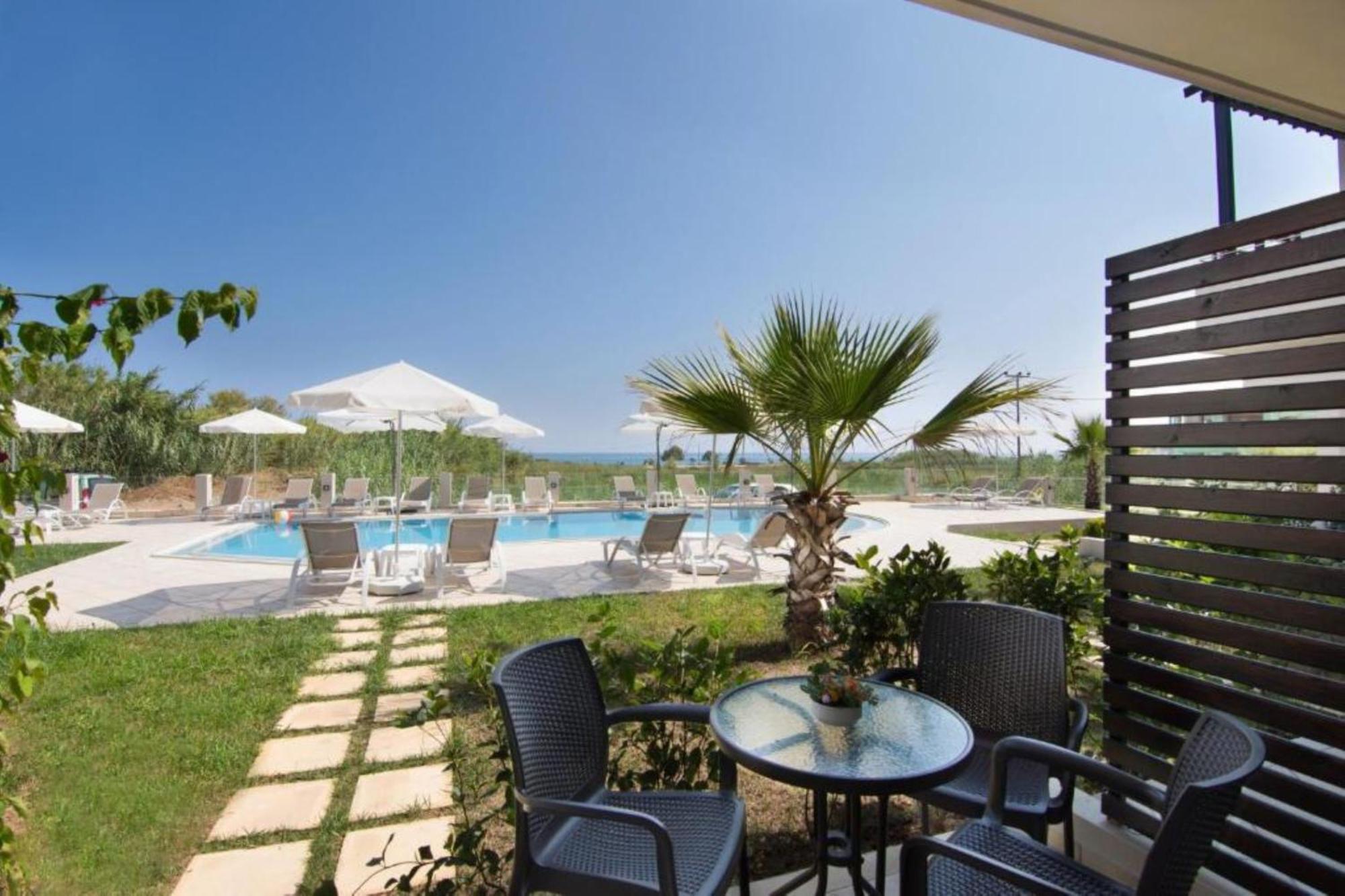 Carisa Suites And Apartments Maleme Екстериор снимка