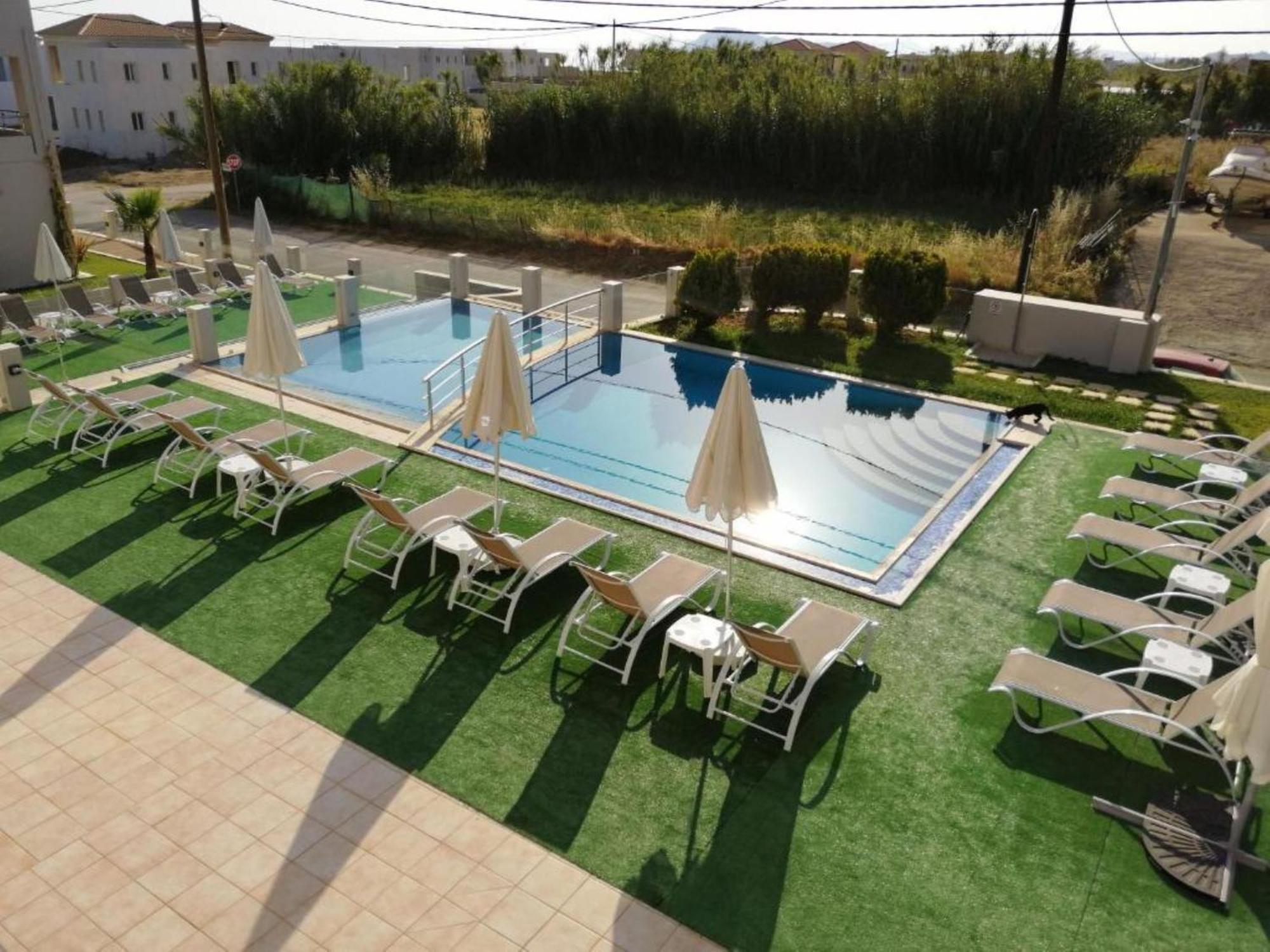 Carisa Suites And Apartments Maleme Екстериор снимка