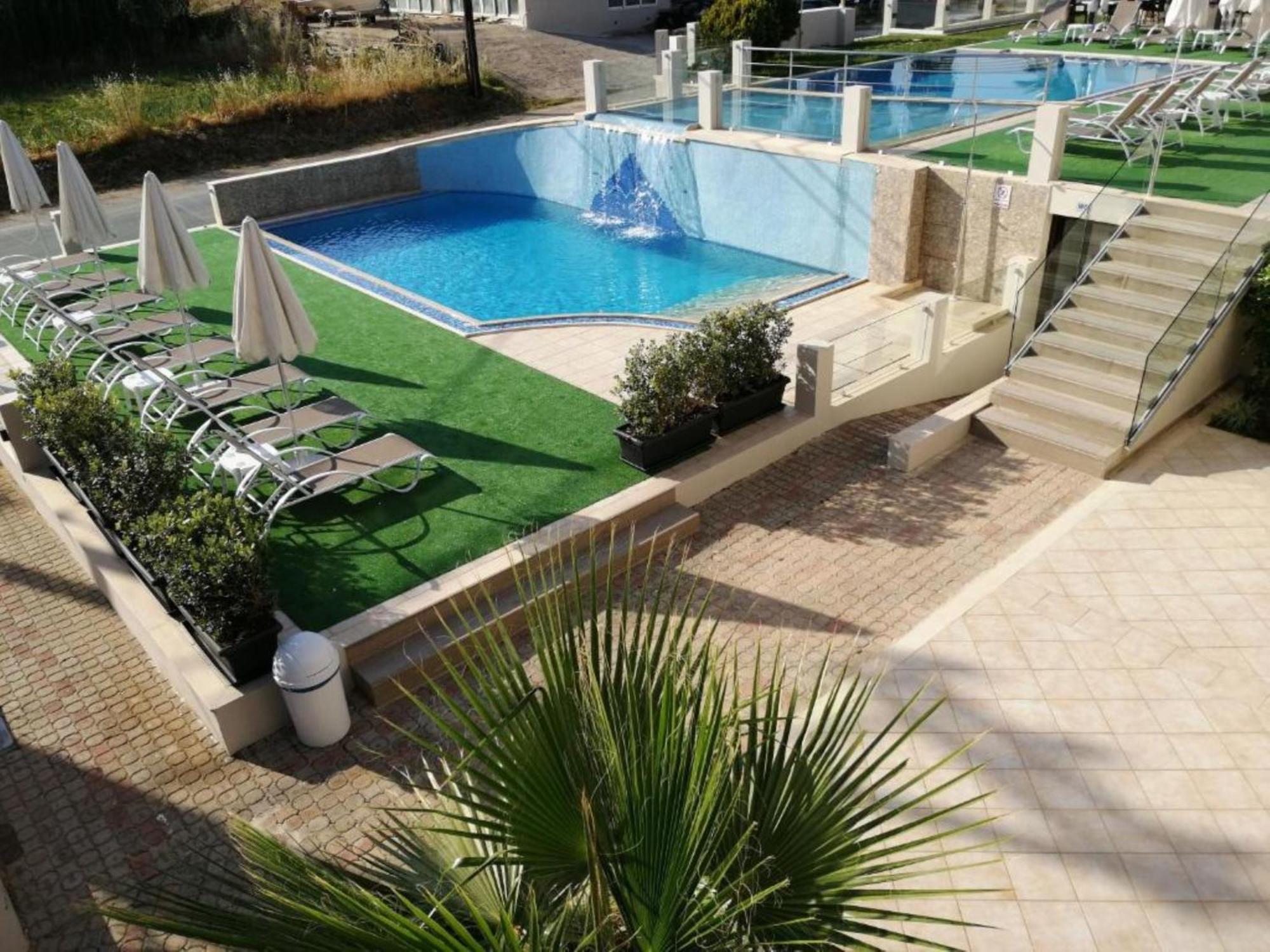 Carisa Suites And Apartments Maleme Екстериор снимка