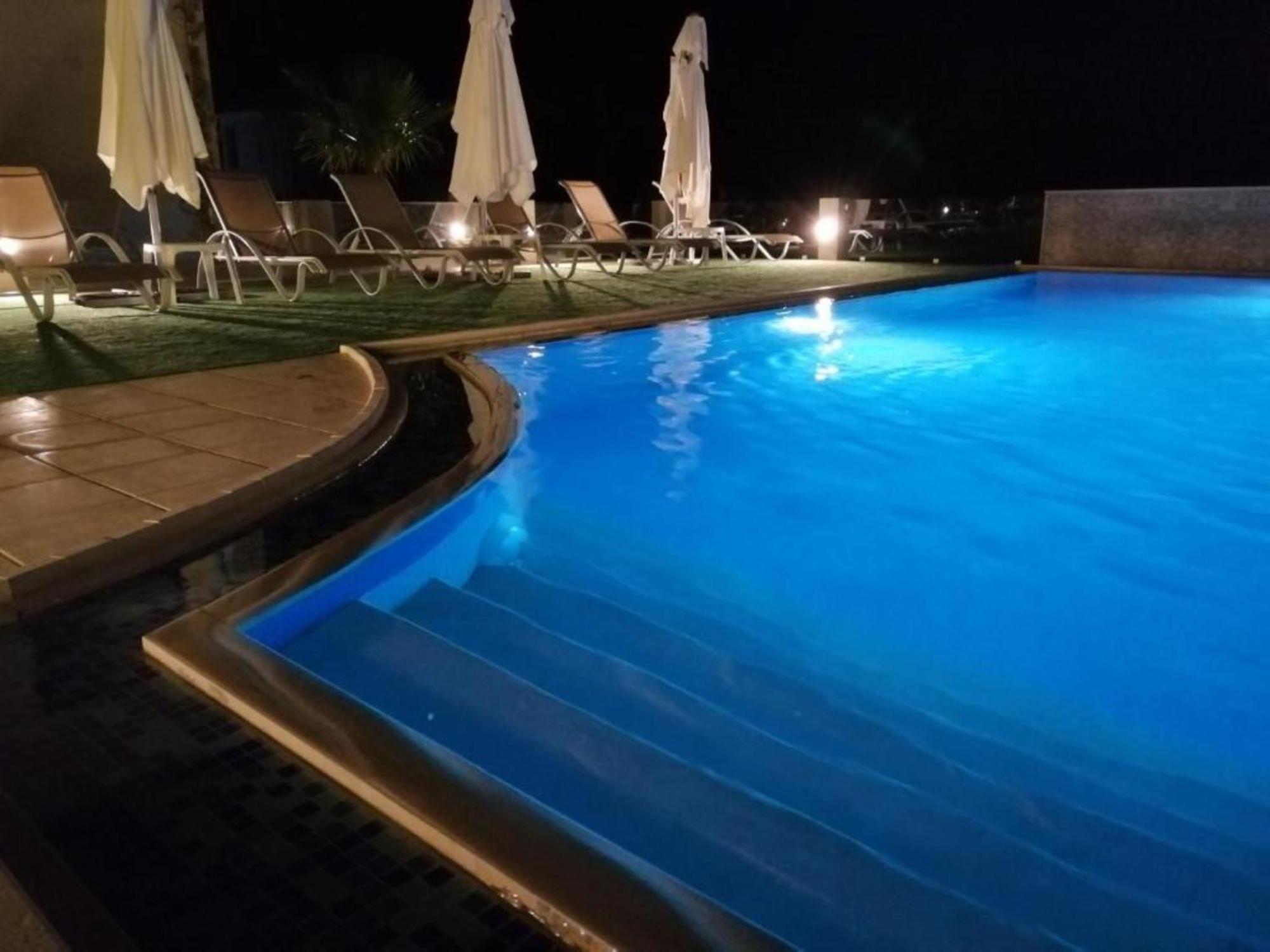 Carisa Suites And Apartments Maleme Екстериор снимка