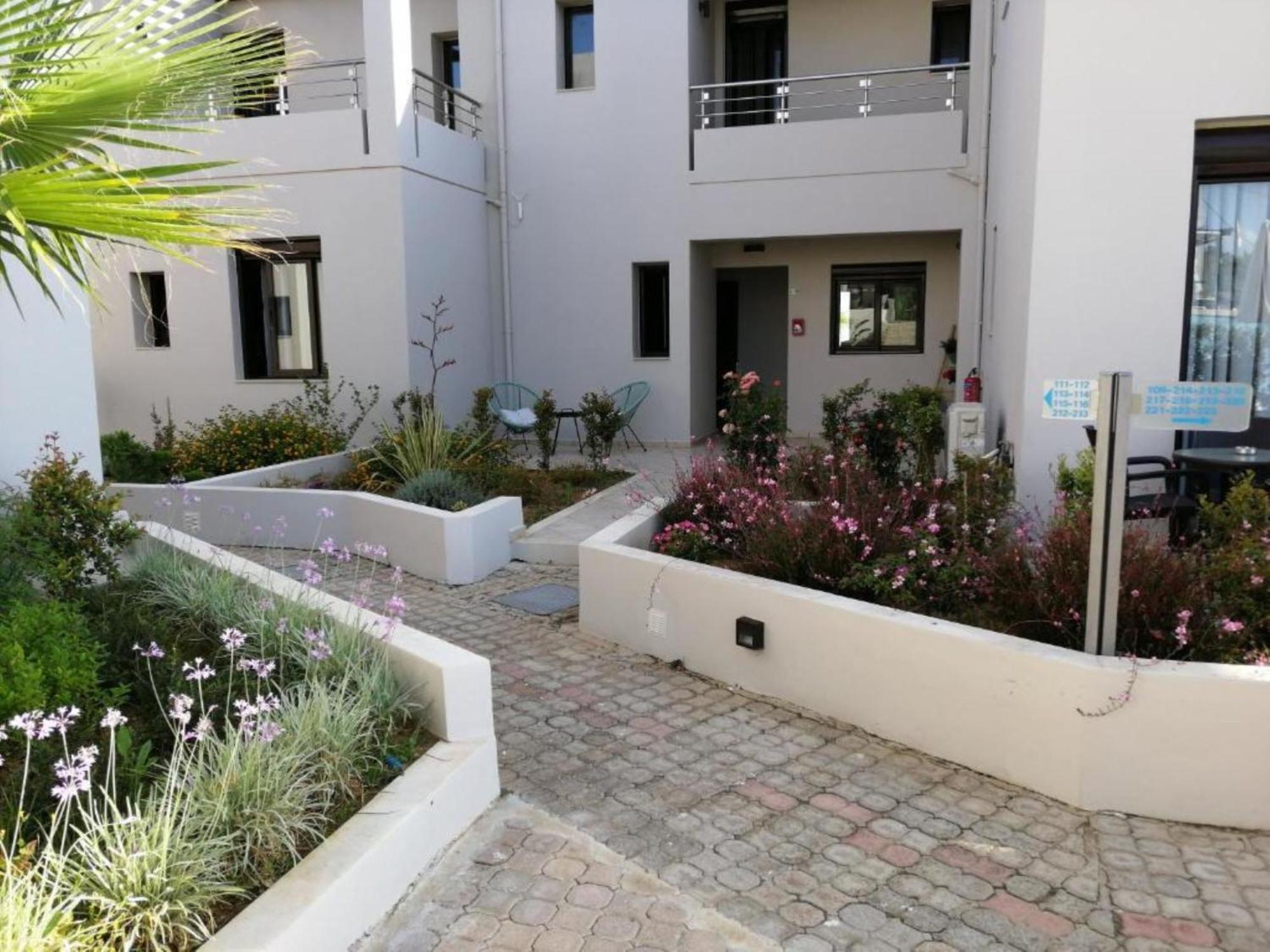 Carisa Suites And Apartments Maleme Екстериор снимка